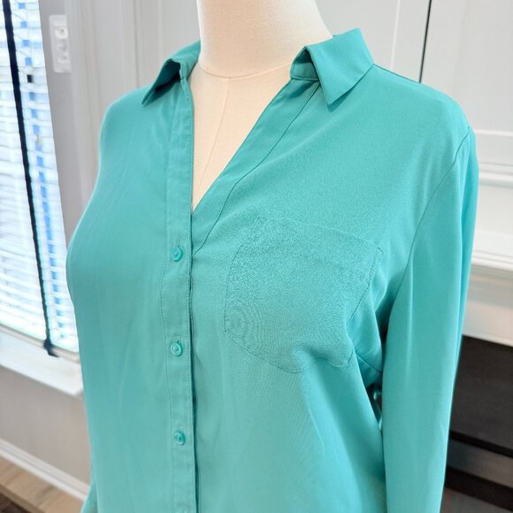 The Limited Button-Down Blouse β Turquoise Teal, Size Medium ππβ¨ - Picture 1 of 11